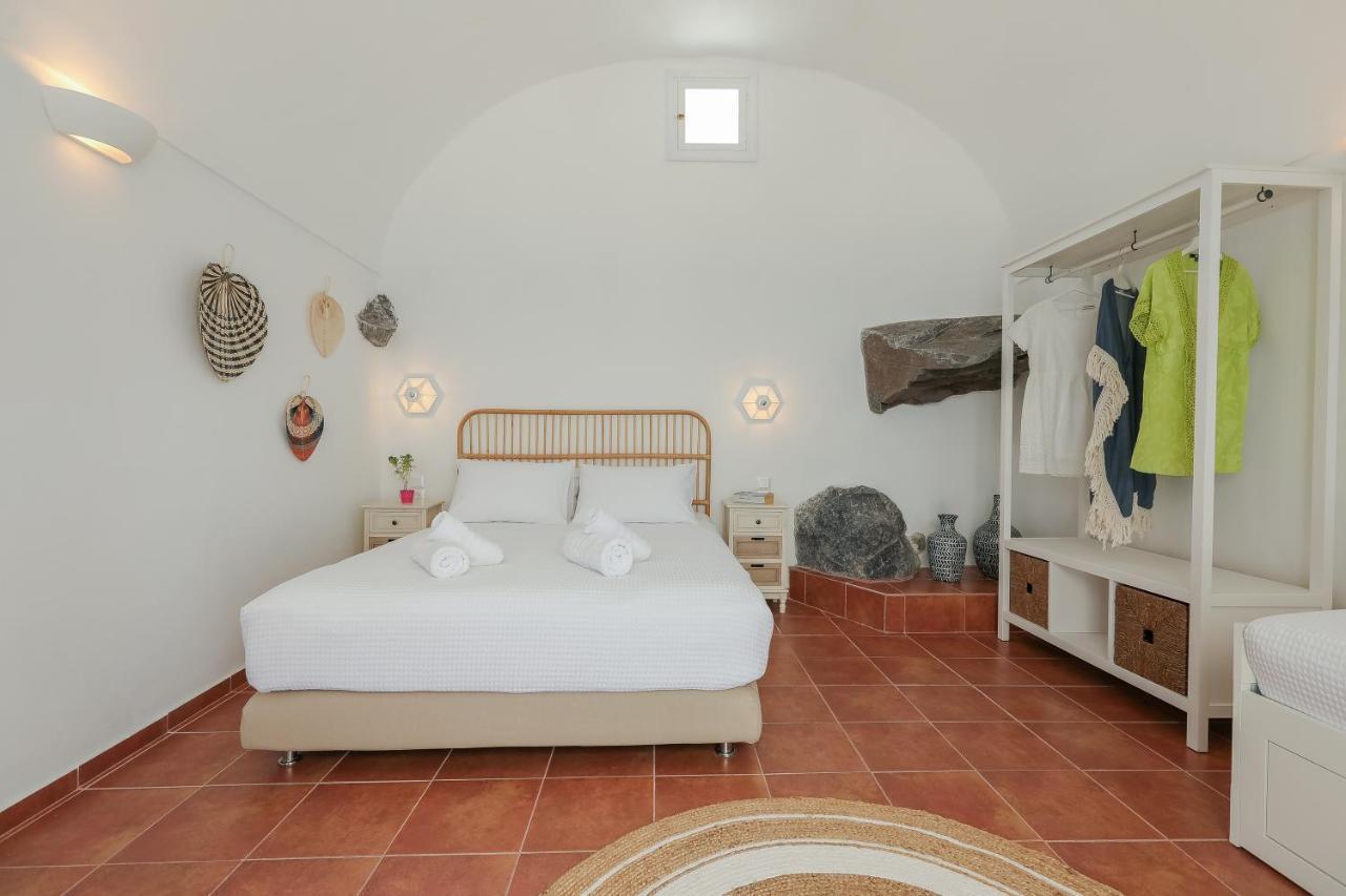 Petinos Traditional House Thirasia Exterior foto