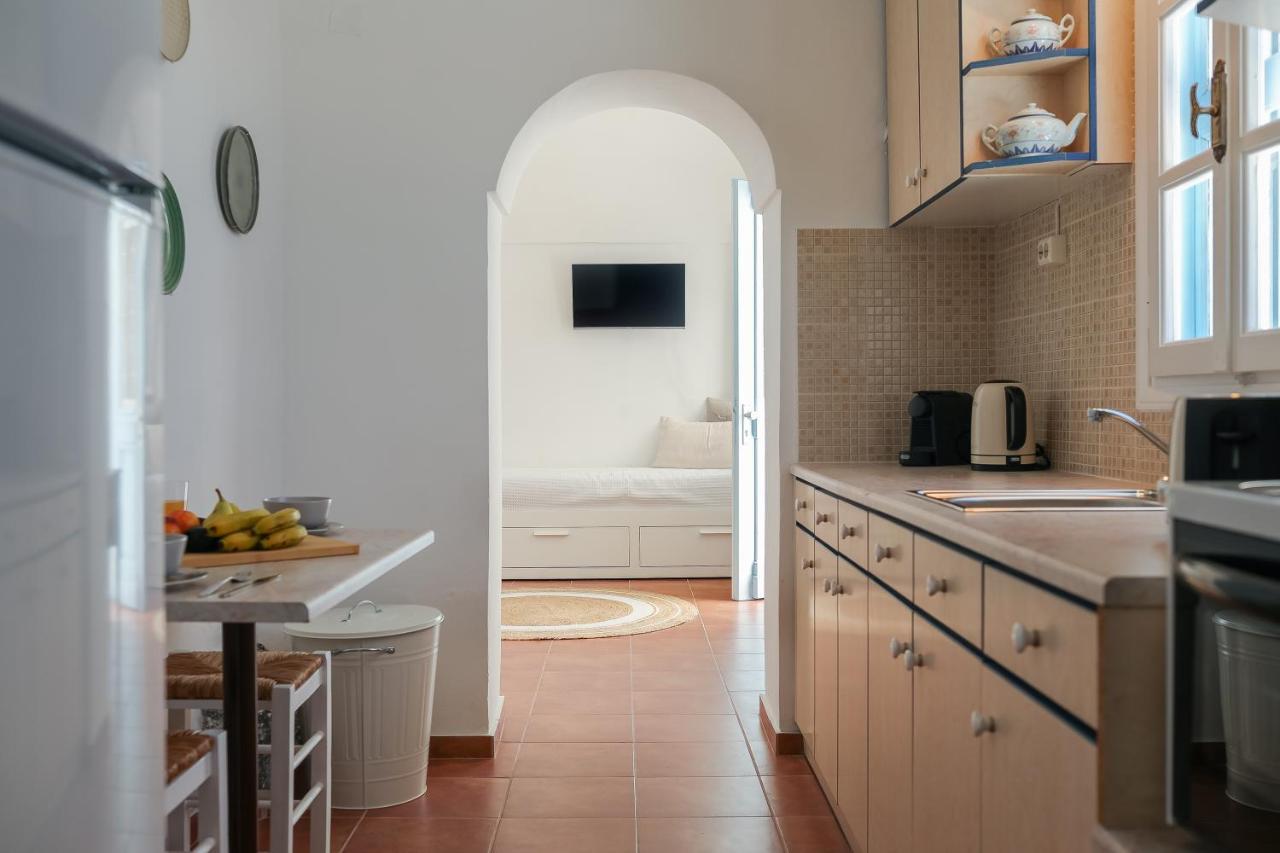 Petinos Traditional House Thirasia Exterior foto
